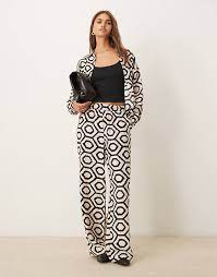 Women's wide-leg pants